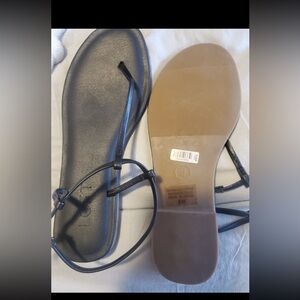 Very cute loft sandals, never worn.